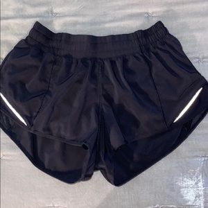 Lululemon Hotty Hot 2.5” Shorts